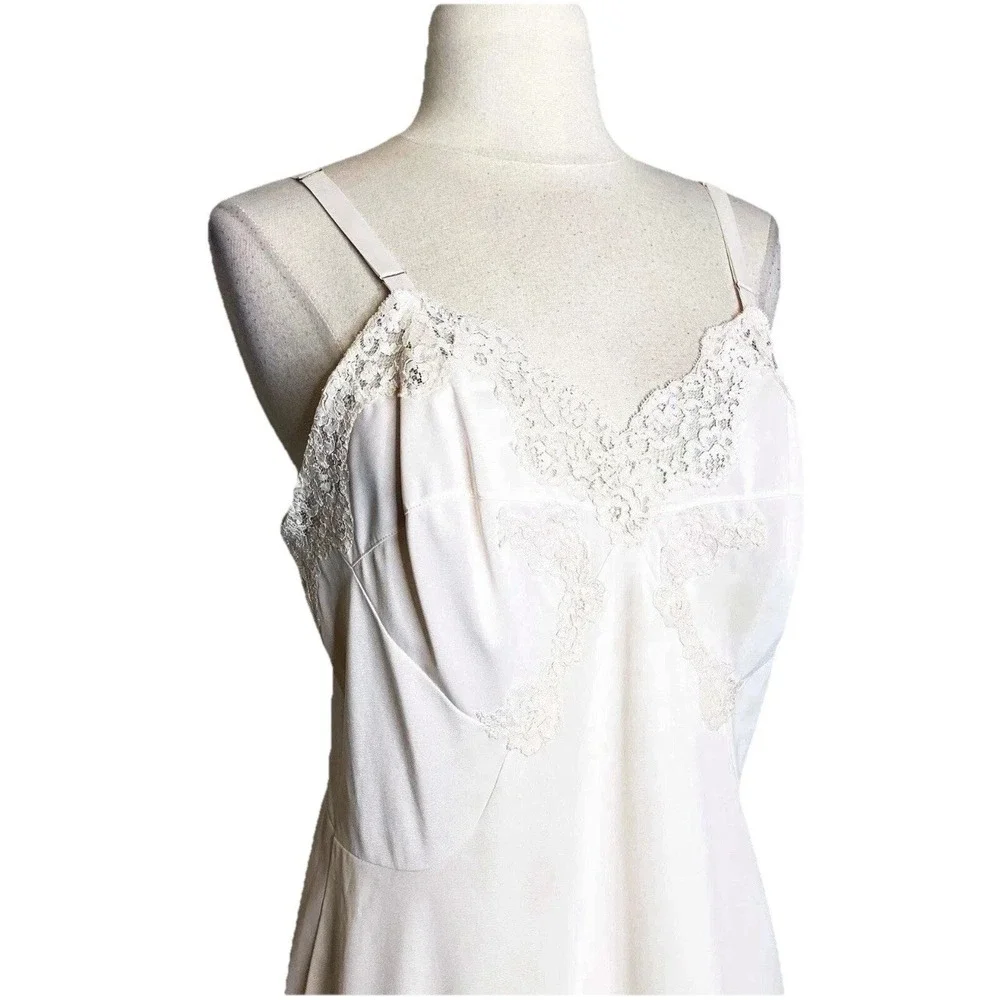 Gossard Artemis Vintage White Lace Trim Full Slip Antron Nylon Lingerie Size 38